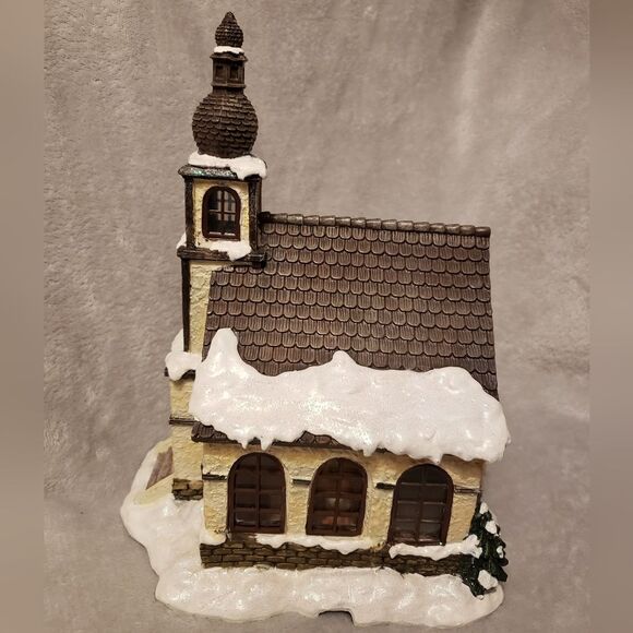 Berta Hummel "Holy Night Chapel" 2003 Hawthorne Village - Picture 12 of 12